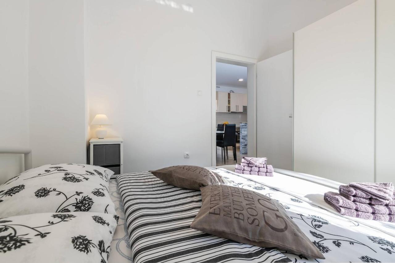 Petra Apartment *